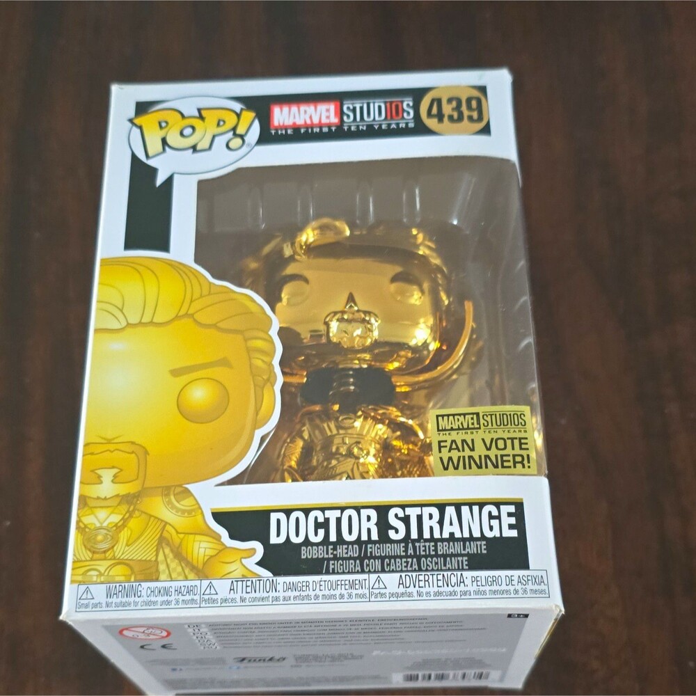 Funko Pop! Vinyl: Marvel Studios Doctor Strange (Gold) #439 Fan Vote Winner